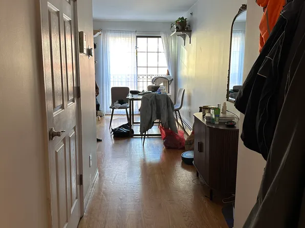 22-14 Astoria Boulevard image 5 of 14