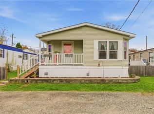 52 Bradley Ter, Portsmouth, RI 02871