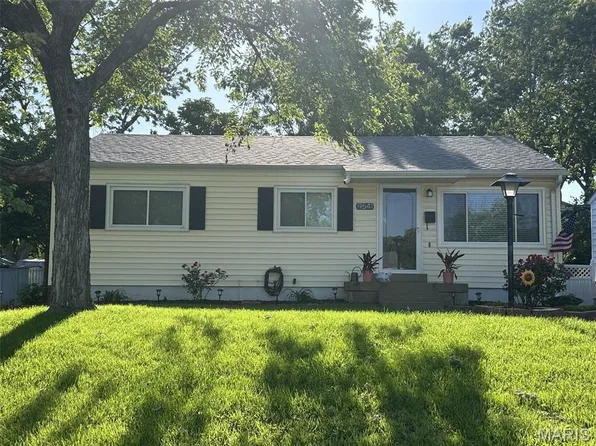 9541 Dulles Ct, Saint Louis, MO 63123