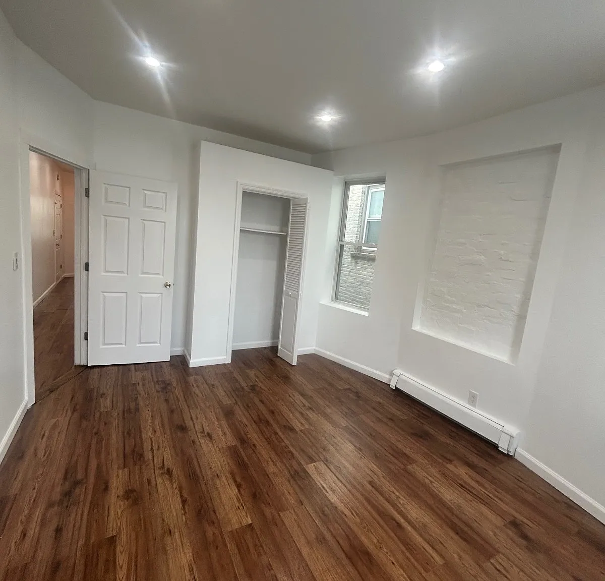 3 bed, 1.0 bath, 1000 sqft, $3,300 — Photo 1