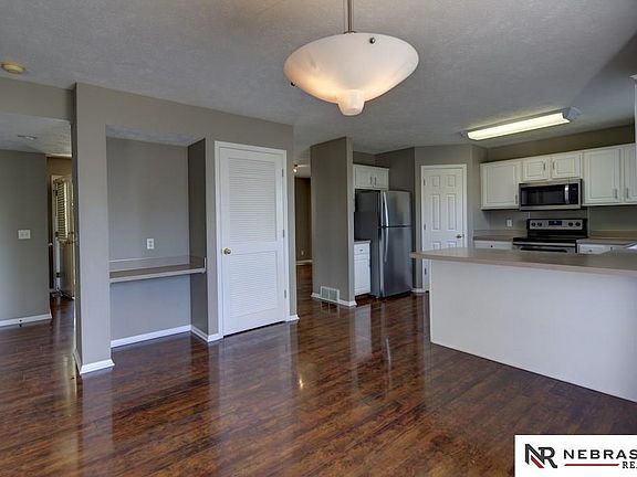 5th image of 14602 Larimore Ave
