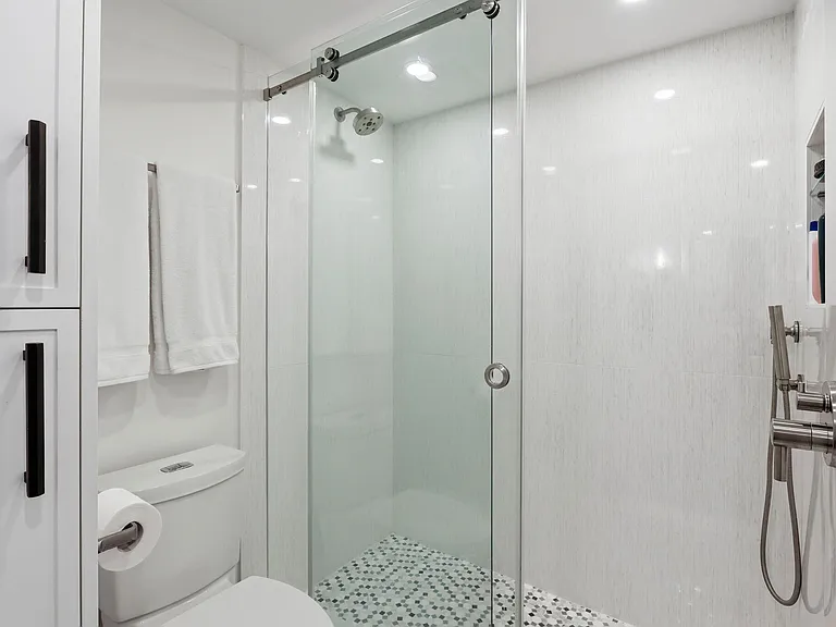 1000 Lowry St #4F — Photo 25