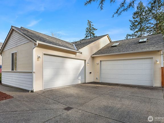 5th image of 804 124th Street Ct E