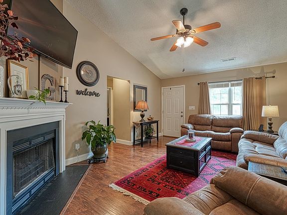 4th image of 491 Brighton Woods Dr