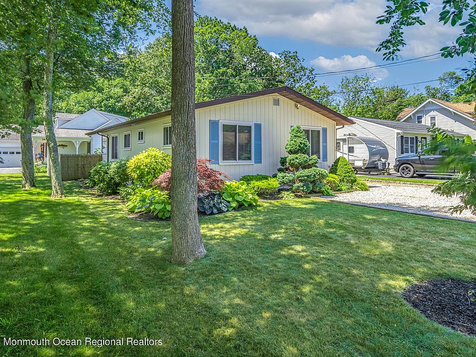 1st image of 56 Clearwater Dr