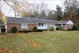 2nd image of 372 S Hills Dr
