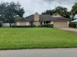 415 10th St SW, Vero Beach, FL 32962