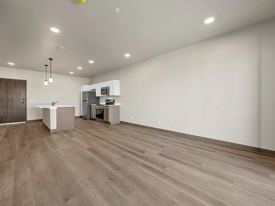 Prairie Rapids 2 - 1 Month Free on 13 Month Lease