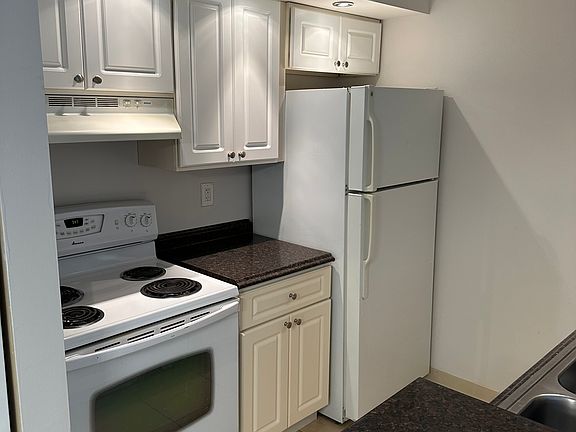 3rd image of 194 Santa Clara Dr APT 12