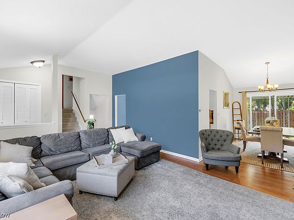 3rd image of 22685 Bard Ave