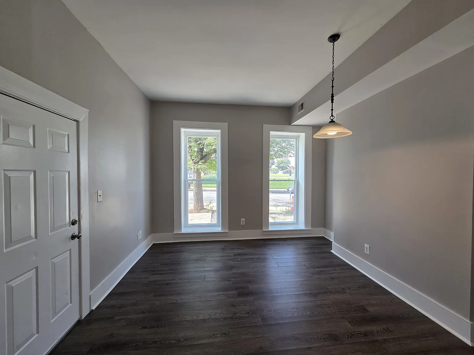2 bed, 900 sqft, $1,200 — Photo 4