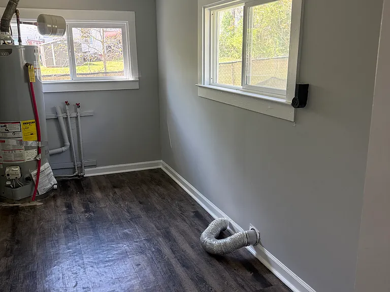 606 E Maple Ave — Photo 13