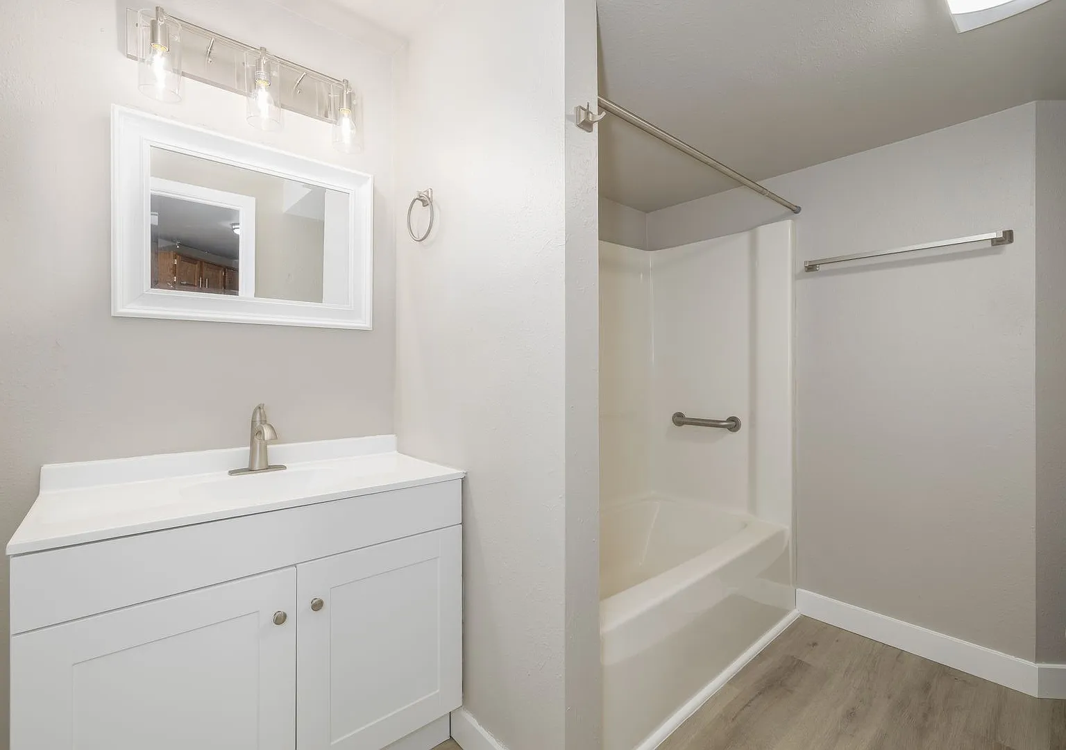 209 Forest St — Photo 4
