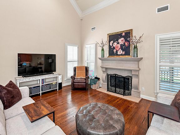 5th image of 3068 Valley Ridge Rd