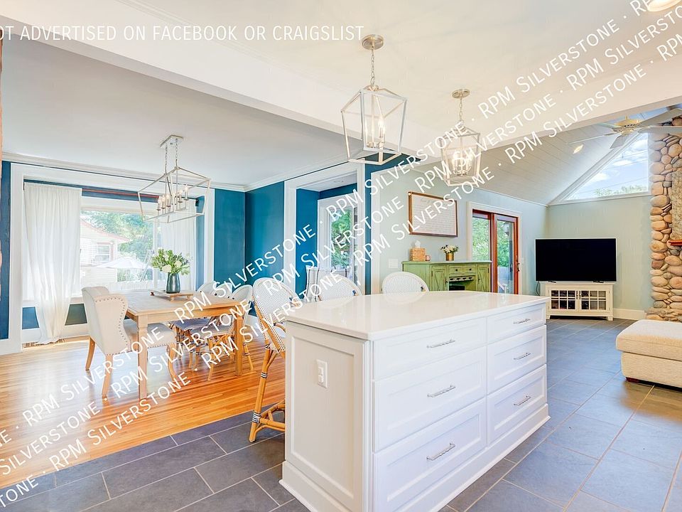 308 E Lawrence Ave, photo 22