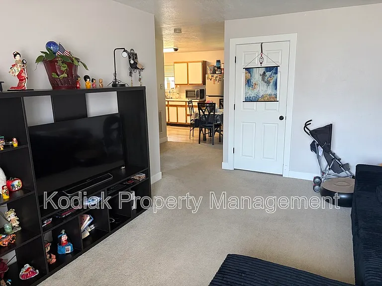83 E 550 N — Photo 12