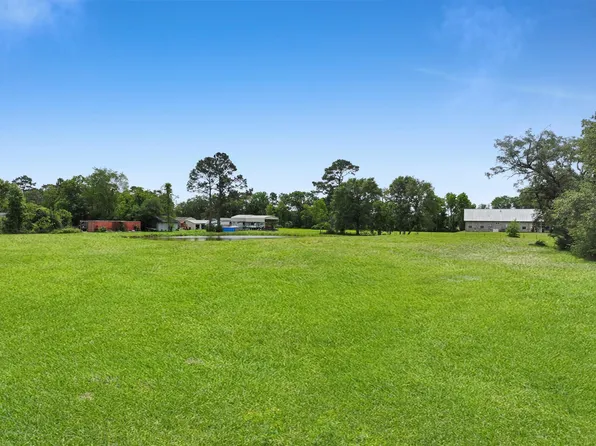 365 Austin Ave, Bridge City, TX 77611