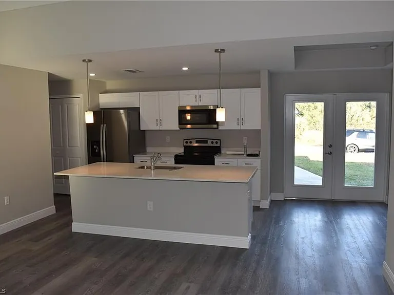 3761 Casco Cir — Photo 2