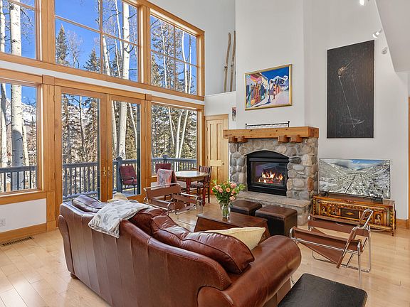 4th image of 105 Polecat Ln
