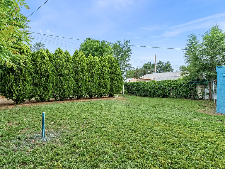 2428 Poplar St — Photo 17