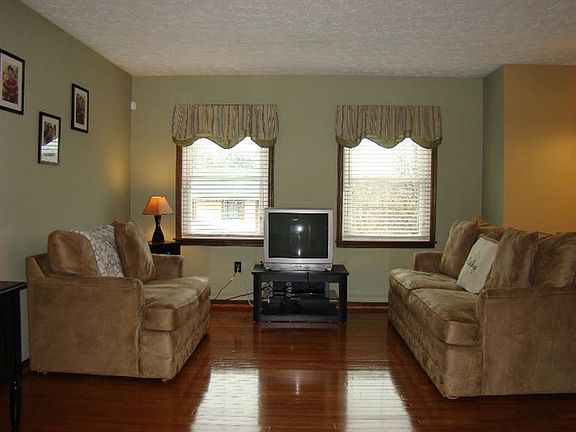 5th image of 3500 Meadowlark Dr