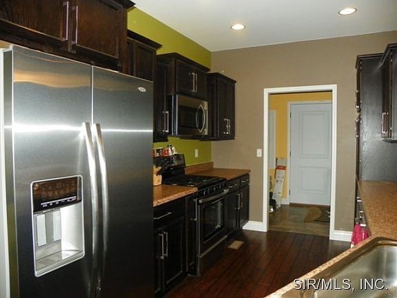4th image of 215 Woodland Dr