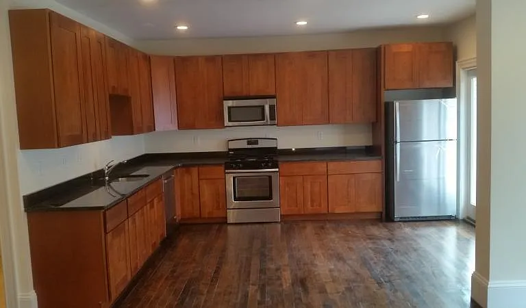 29 Commonwealth Ter #3 — Photo 1