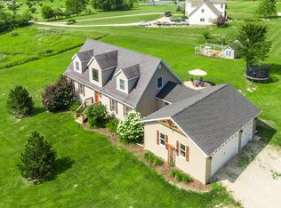 9133 Faussett Rd, Fenton, MI 48430