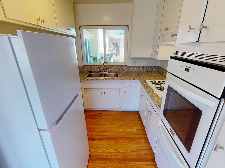 Washington Apartments — Photo 11