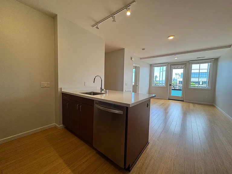 Addison Arts Apartments — Photo 188