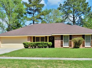 526 Rain Tree Trl, Lafayette, LA 70507