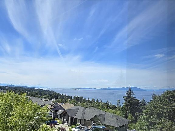 5th image of 100 Royal Pacific Way