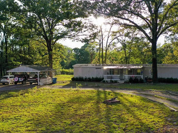433 S Green St, Gladewater, TX 75647