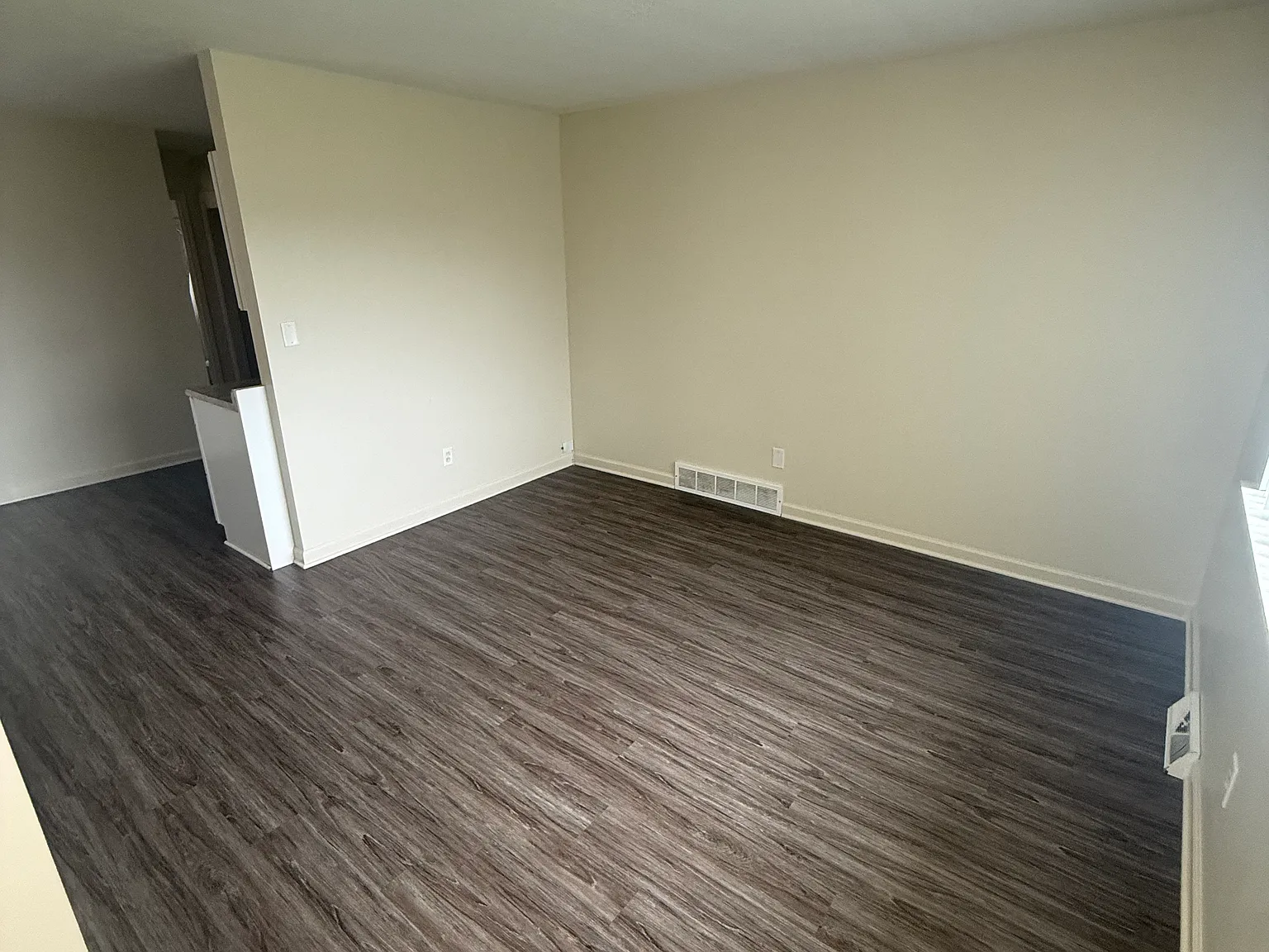 1 bed, 800 sqft, $995 — Photo 2