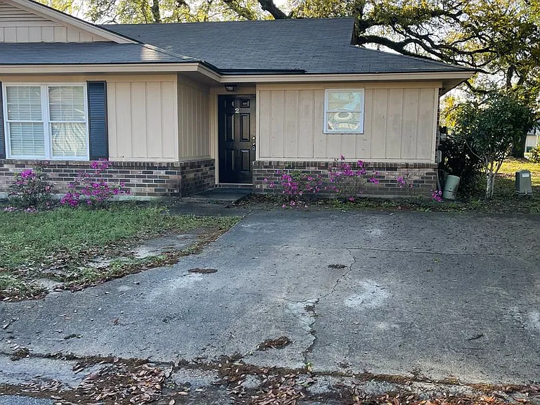 2 Peach Ct — Photo 1