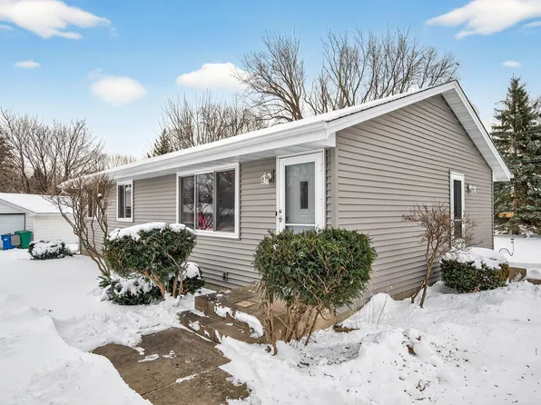 9244 Zinnia Ln N, Maple Grove, MN 55369