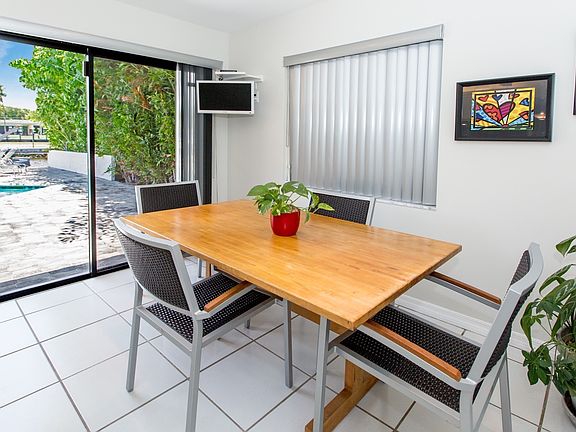 5th image of 337 Isle Of Capri Dr