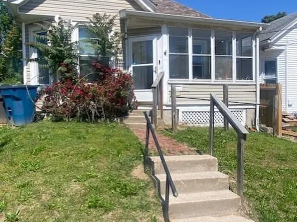 1105 W 9th St, Alton, IL 62002