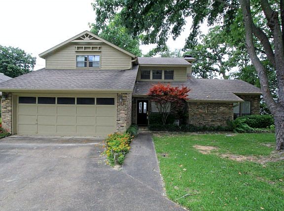 2nd image of 154 Lake Dr