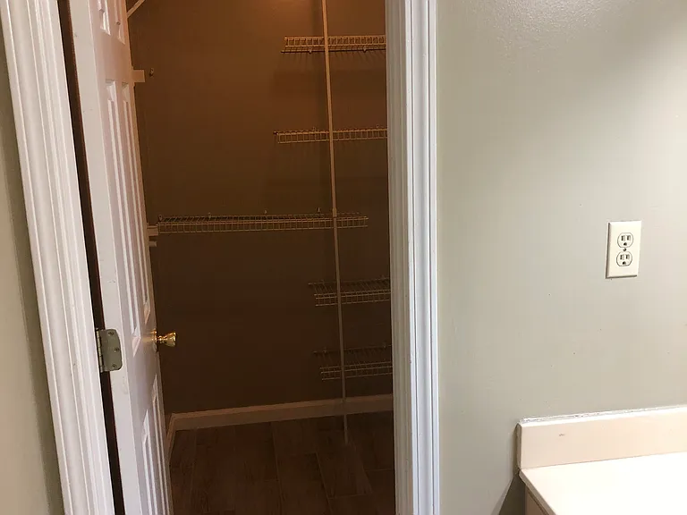 7032 Country Walk Dr — Photo 19