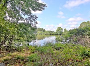 121 Lakeside Dr, Peachtree City, GA 30269