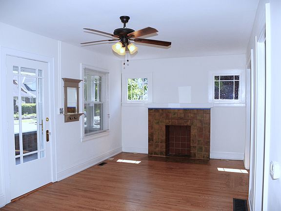 2nd image of 134 9th Ave W