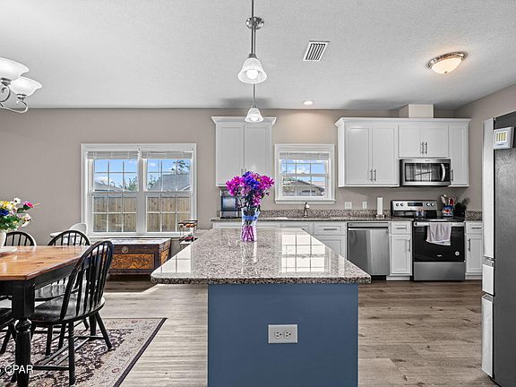 5th image of 302 Lynnwood Ln
