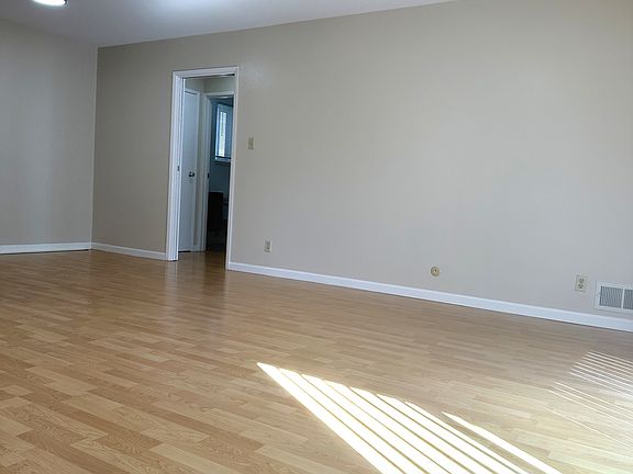 5th image of 346 Richmond Dr #6