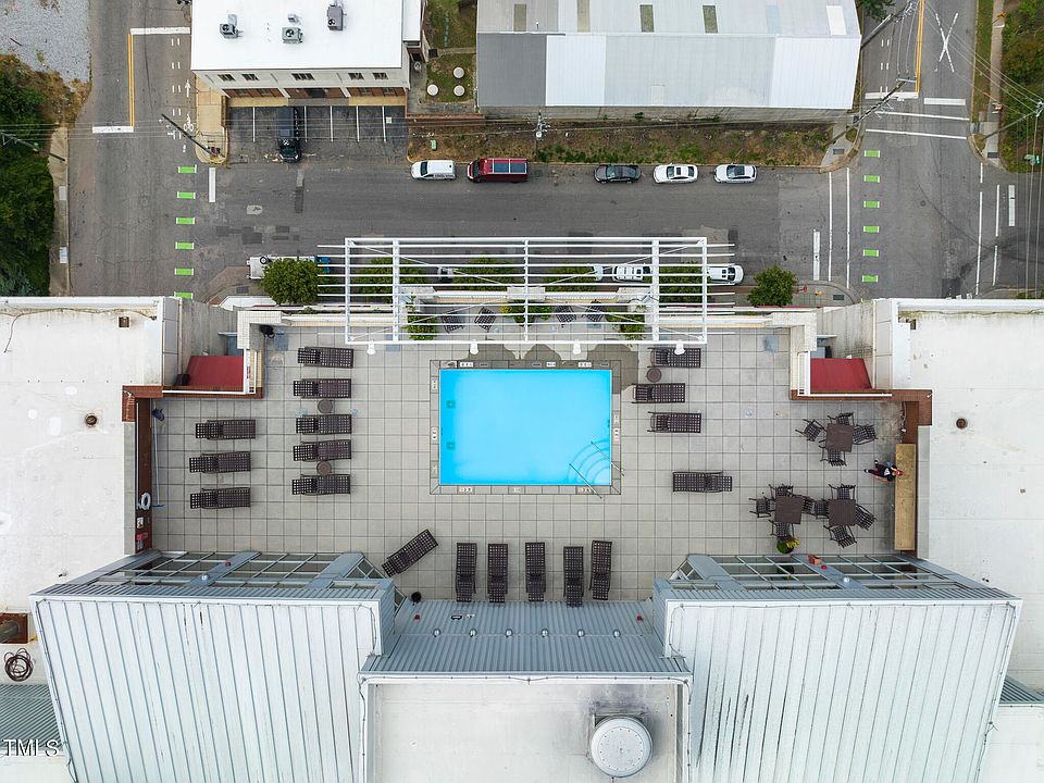 1st image of 400 W North St APT 1100