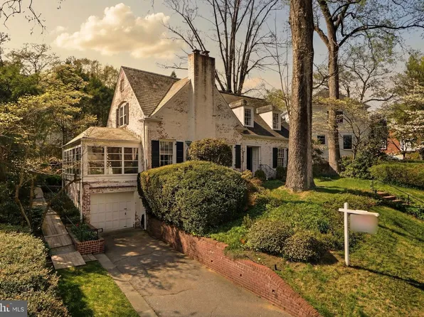 5216 Farrington Rd, Bethesda, MD 20816