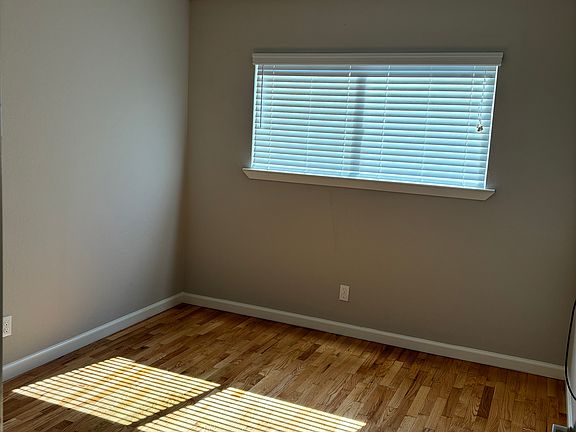 5th image of 209 Milbrae Ln APT 3