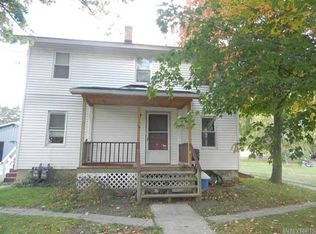 33 Maple St, Wyoming, NY 14591