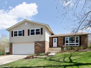 655 Huntington Ct, Algonquin, IL