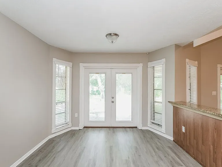13403 Woodward Dr — Photo 5